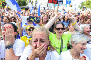 Fin de 738 días en el infierno: los 20 rehenes liberados están en territorio israelí | Actualizaciones en directo